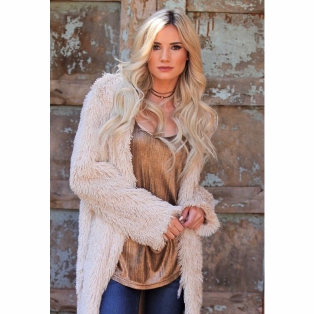 LAST 2!LUSH Faux Fur Trench Coat - Picture 6 of 6
